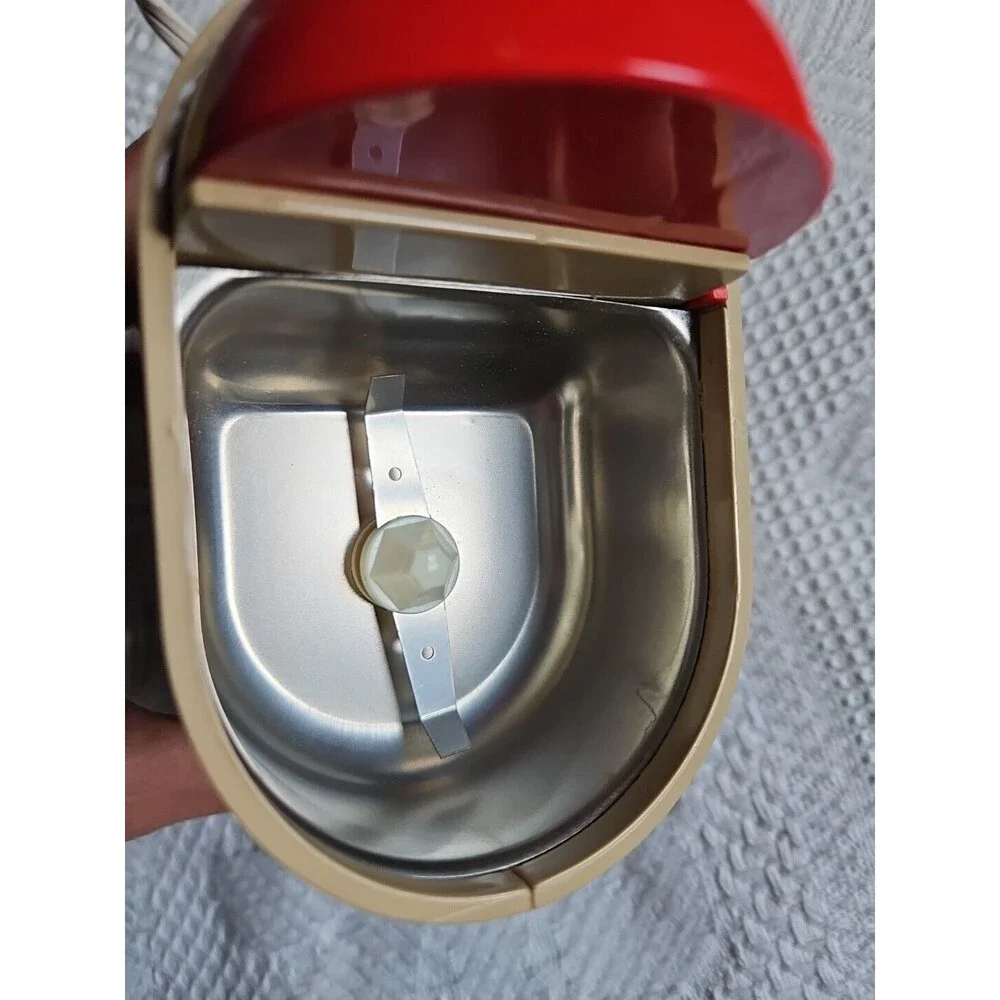 VTG 1977 Salton Quick Mill Grinder w. Measuring Spoon #GC-4 4.5